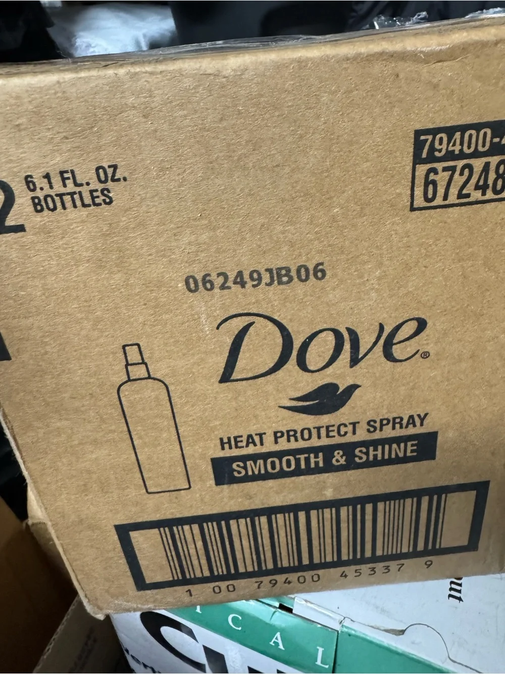 Dove Heat Protect Spray Smooth & Shine - case of 12- 6.1 Fl Oz bottles